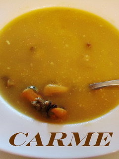 Una foto de Sopa de mejillones y carne