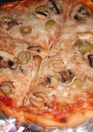 Una foto de Pizza fácil de atún