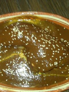 Una foto de Mole poblano original