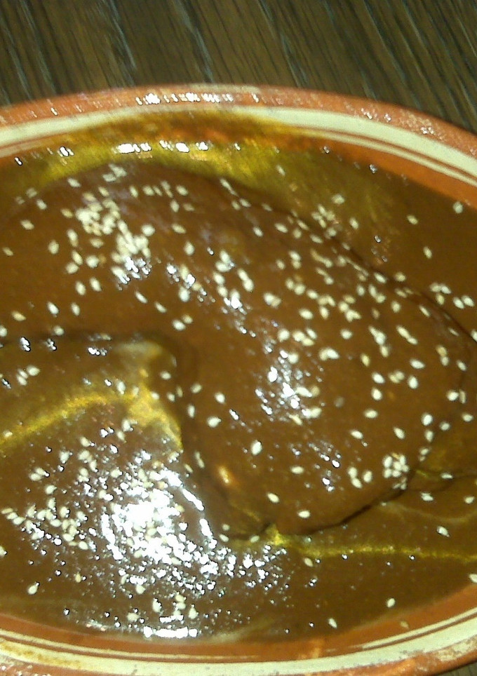 Una foto de Mole poblano original