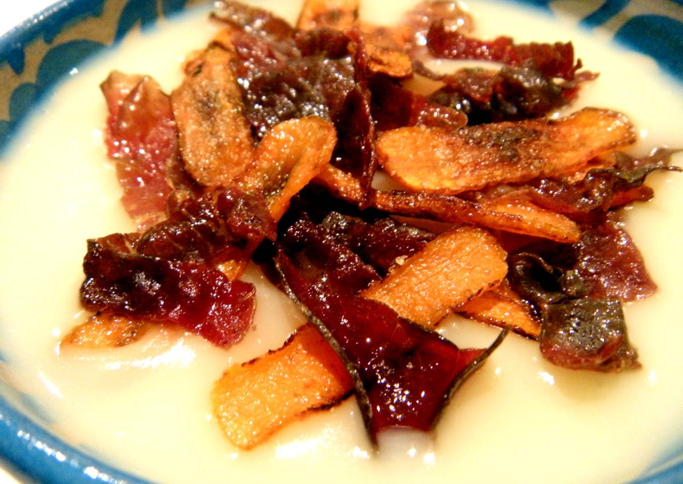 Crema de patatas con cecina y zanahorias