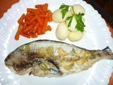 Dorada a la espalda con guarnición