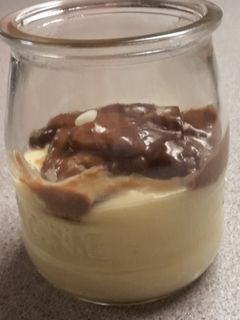 Una foto de Natillas de vainilla y chocolate Thermomix