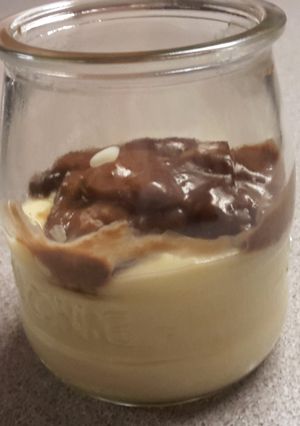 Una foto de Natillas de vainilla y chocolate Thermomix