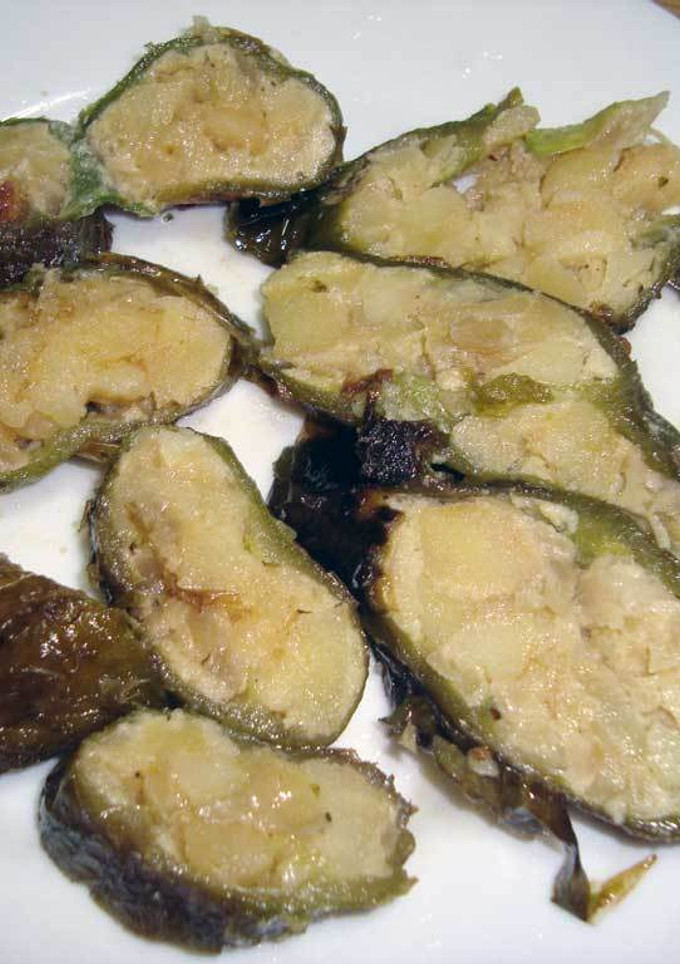 Una foto de Pimientos rellenos de atún con patatas
