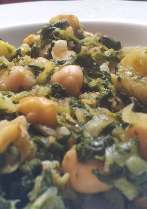 Una foto de Garbanzos con espinacas y bacalao para Cuaresma