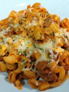 Una foto de Caracolas de pasta con carne y queso