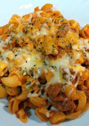 Una foto de Caracolas de pasta con carne y queso