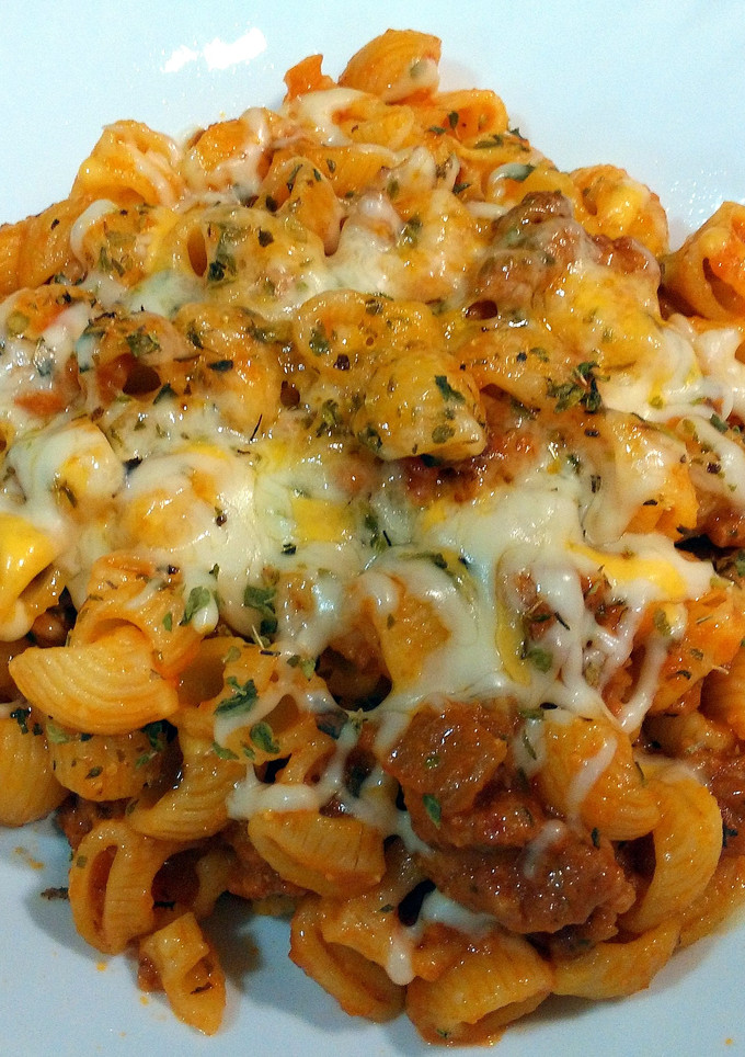 Una foto de Caracolas de pasta con carne y queso