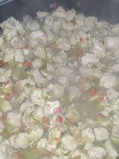 Una foto de Pasta con salsa de pollo y crema