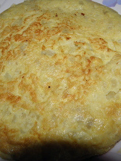 Una foto de Tortilla rápida y fácil con papas de paquete snack