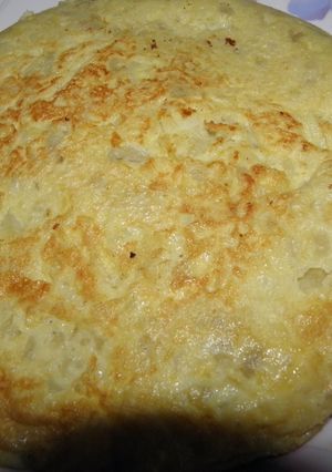 Una foto de Tortilla rápida y fácil con papas de paquete snack
