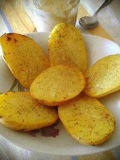 Una foto de Patatas cocidas al microondas con alioli