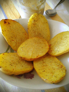 Una foto de Patatas cocidas al microondas con alioli
