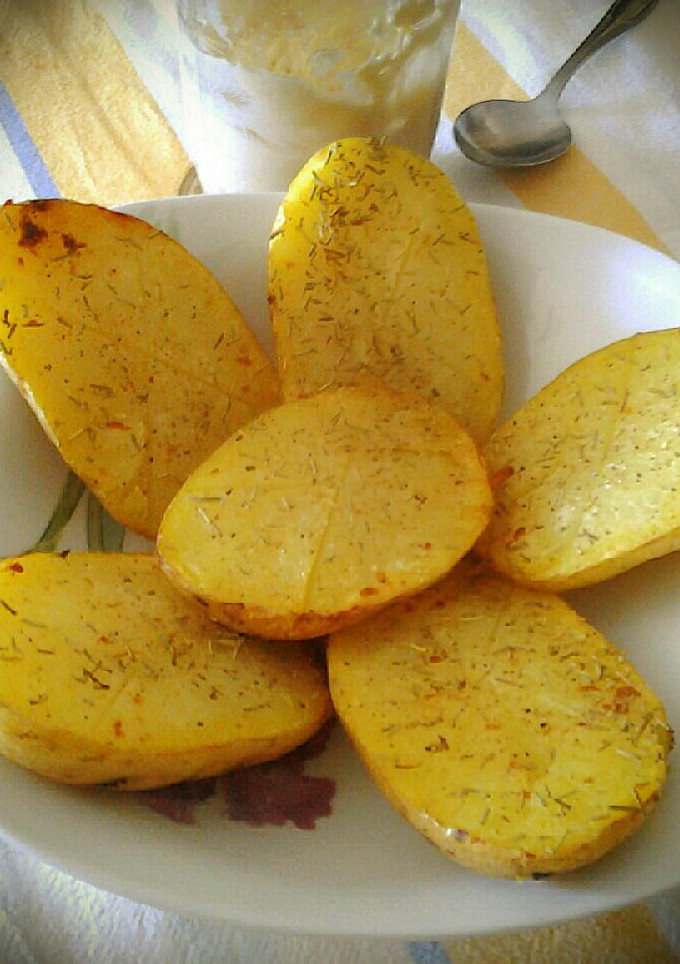 Una foto de Patatas cocidas al microondas con alioli