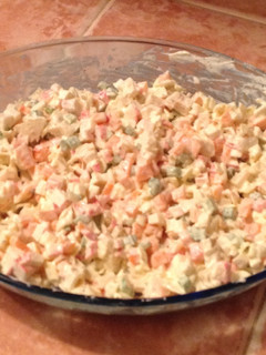 Una foto de Ensalada de surimi con crema ácida