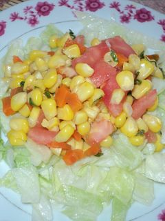 Una foto de Ensalada veraniega de choclo y zanahoria