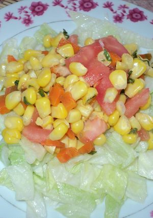 Una foto de Ensalada veraniega de choclo y zanahoria