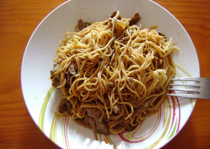 Fideos Chinos con Ternera