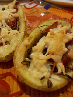 Una foto de Patatas rellenas al estilo mediterráneo