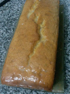 Una foto de Budín de limón y amapola