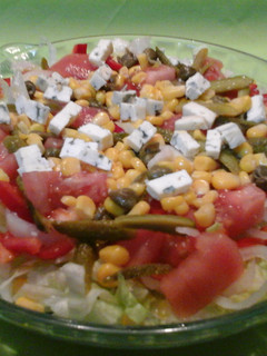 Una foto de Ensalada de la huerta con roquefort