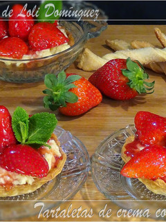 Una foto de Tartaletas de crema con fresas