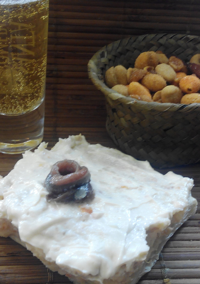 Una foto de Tartaletas de ensaladilla de hojaldre