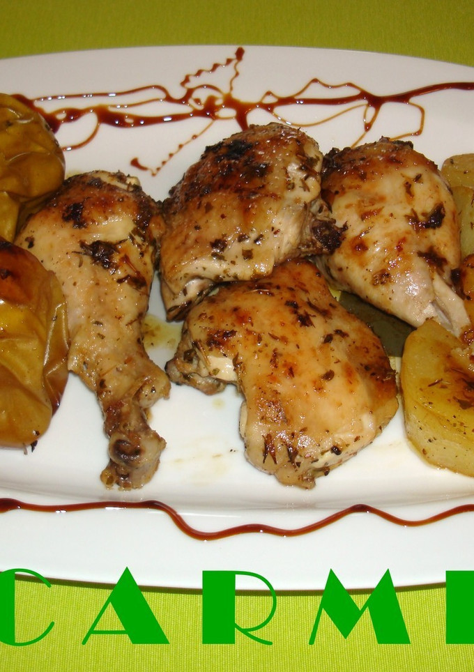 Una foto de Pollo asado con manzanas