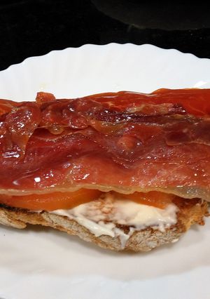 Una foto de Guitarra de jamón