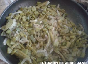 Una foto de Nopalitos con chile morrón