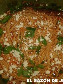 Una foto de Espagueti en salsa roja