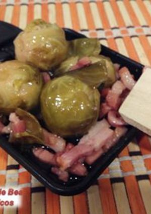 Una foto de Coles de Bruselas escabechadas con bacon