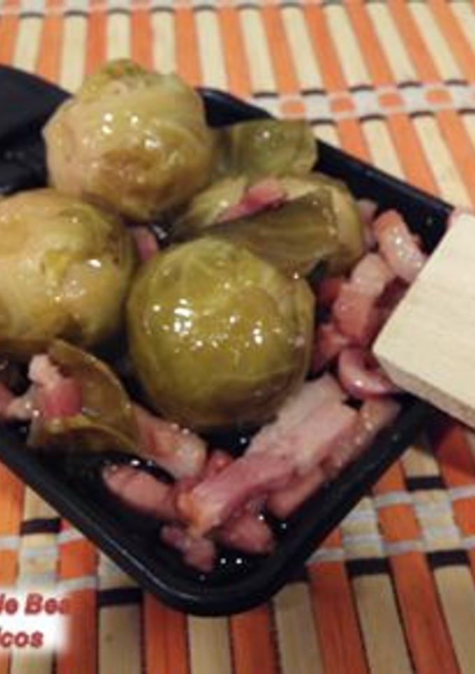 Una foto de Coles de Bruselas escabechadas con bacon