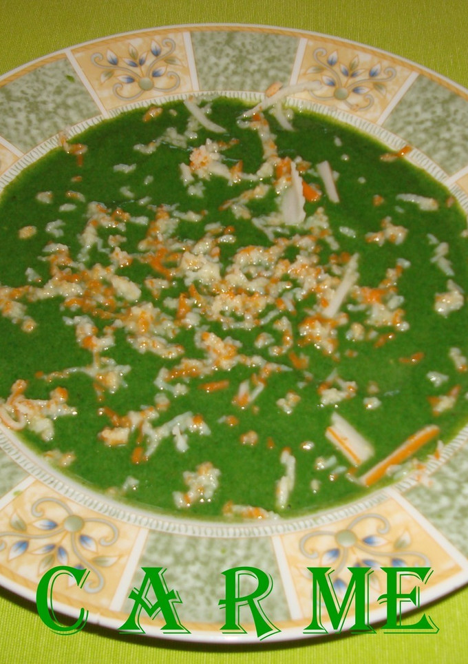 Una foto de Crema de acelgas y surimi