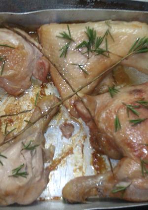Una foto de Pollo al romero