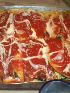 Una foto de Crepes rellenos con verduras y pollo