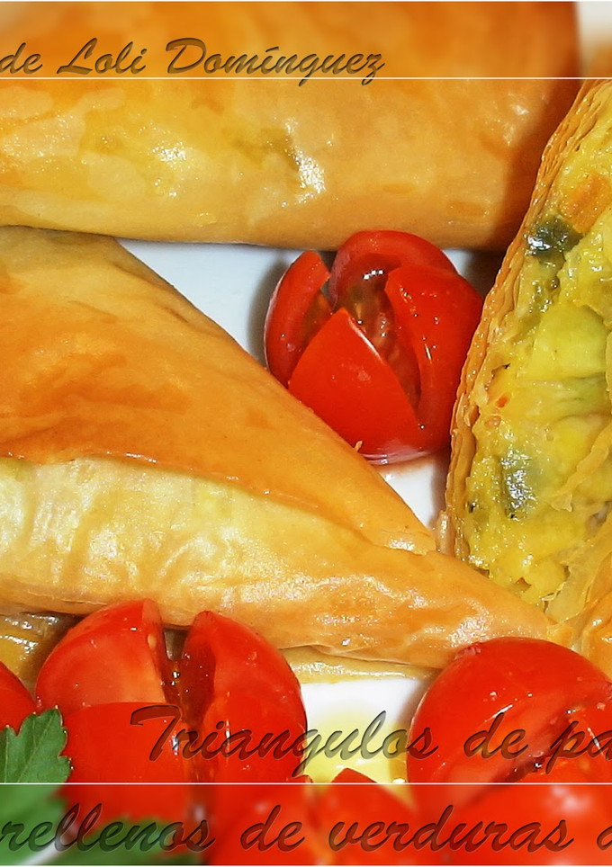 Una foto de Triángulos de pasta filo rellenos de verduras al curry