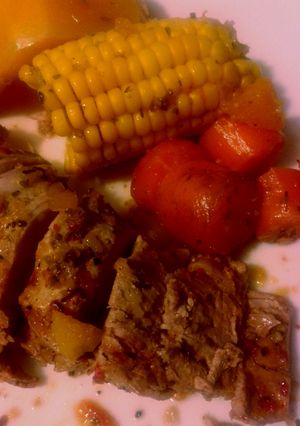 Una foto de Solomillo de cerdo con hortalizas