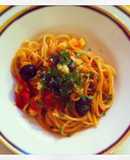 Espaguetis con salsa de bacalao