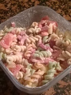 Una foto de Ensalada de pasta semifría