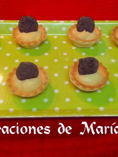 Una foto de Tartaletas de crema y chocolate sin azúcar