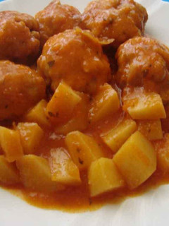 Una foto de Bolitas con tomate