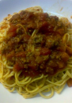 Una foto de Spaghetti a la bolognesa fácil