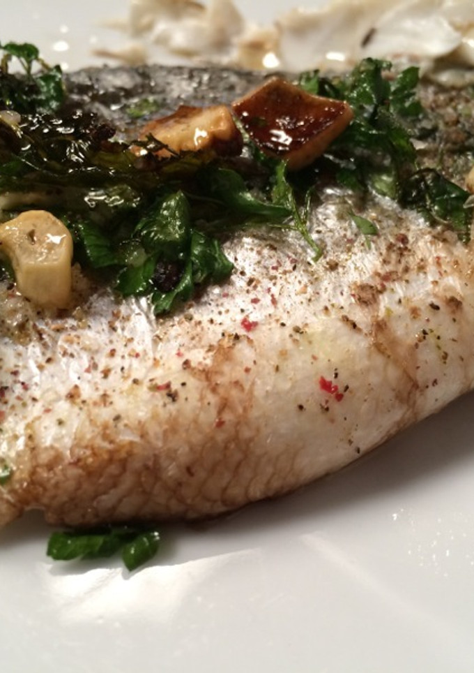 Una foto de Pescado al horno fácil y rápido