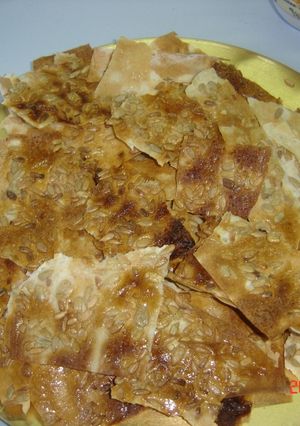 Una foto de Rotos de pasta filo y pipas