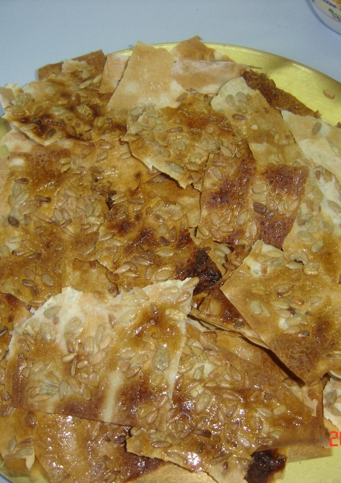 Una foto de Rotos de pasta filo y pipas