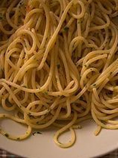 Una foto de Pasta al ajo