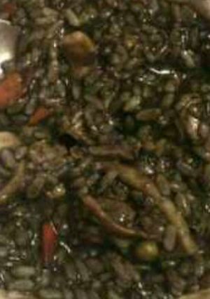 Una foto de Arroz negro con calamares