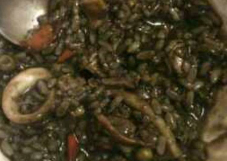 Arroz negro con calamares